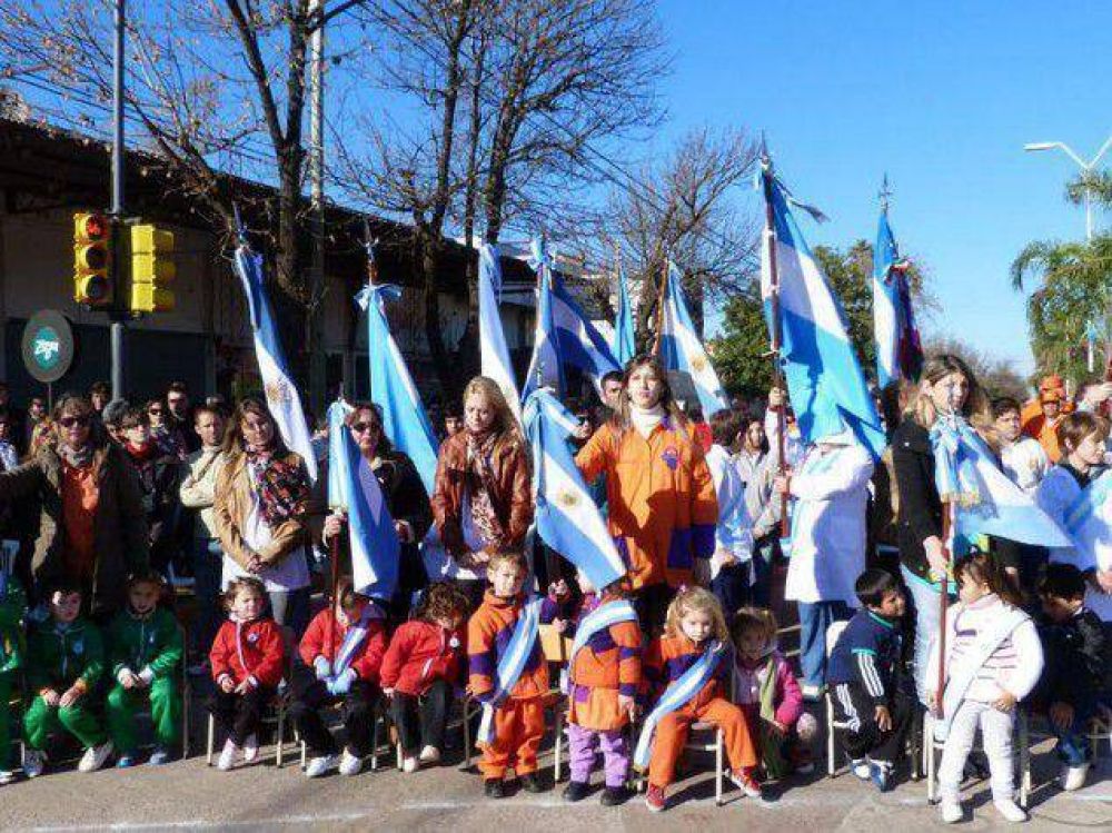 Festejos por el D�a de la Bandera en la regi�n
