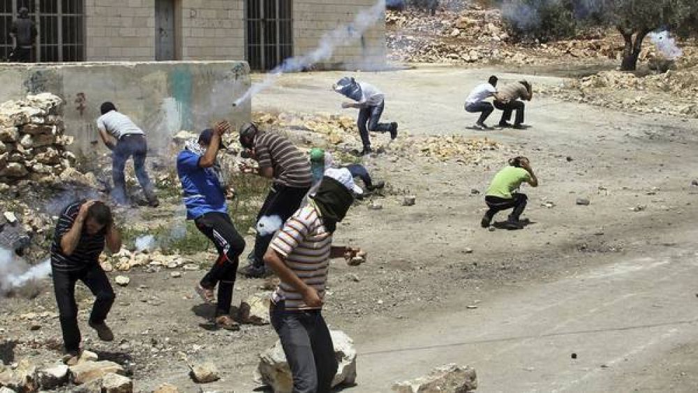 Tropas israel�es matan a dos palestinos y aumenta la tensi�n