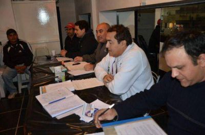 El Municipio entreg� importante subsidio para la reparaci�n de dos canchas