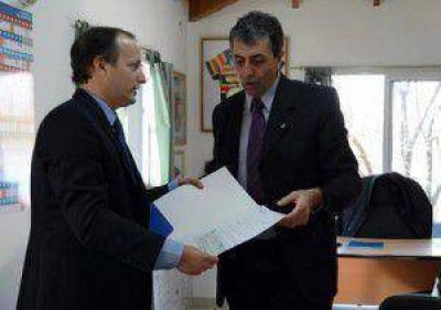 Entregan un subsidio de $200 mil para obras en el Club Los Andes