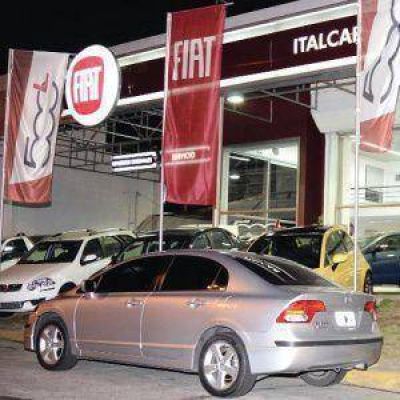 Roban m�s de $ 300 mil de una consecionaria