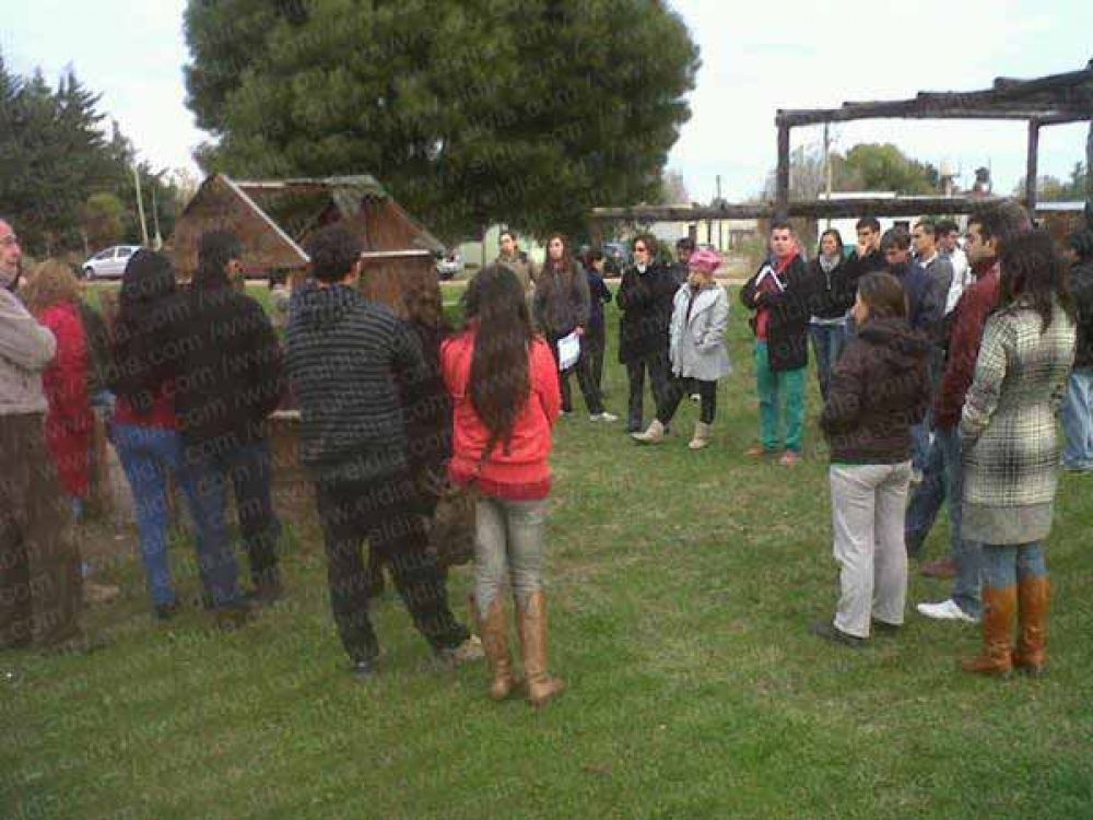 Los cortes de luz no aflojan y en un barrio ya piensan movilizarse    Leer m�s en http://www.eldia.com.ar/edis/20140622/Los-cortes-luz-no-aflojan-barrio-ya-piensan-movilizarse-laciudad1.htm
