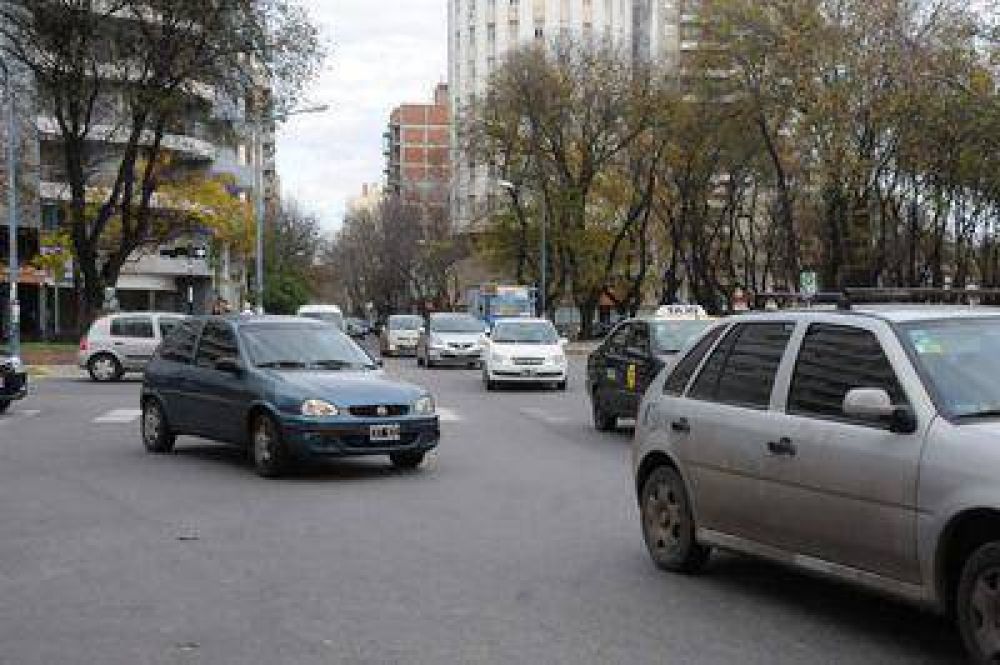 Proyectan mejorar el tr�nsito vehicular en una intersecci�n de arterias c�ntricas