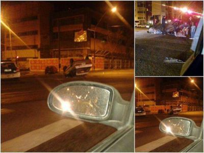 Espectacular colisi�n, con vuelco incluido, en Edison y Juan B Justo