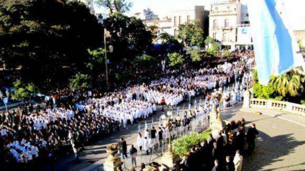 M�s de 3.500 estudiantes prometer�n lealtad a la Bandera ma�ana lunes