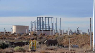 Vale: un cementerio de hormig�n frente a la r�a