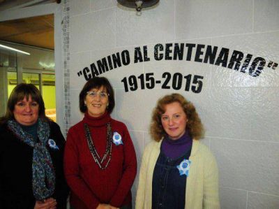 Con un desfile hist�rico por el barrio la Escuela Mitre celebra sus 99 a�os