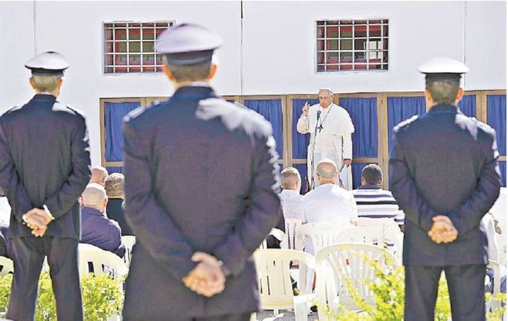 El Papa excomulga a la mafia en una emotiva visita a Calabria