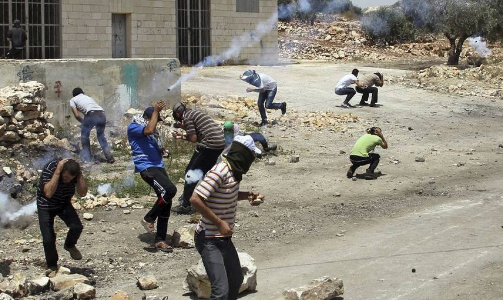 Tropas israel�es matan a dos palestinos y aumenta la tensi�n