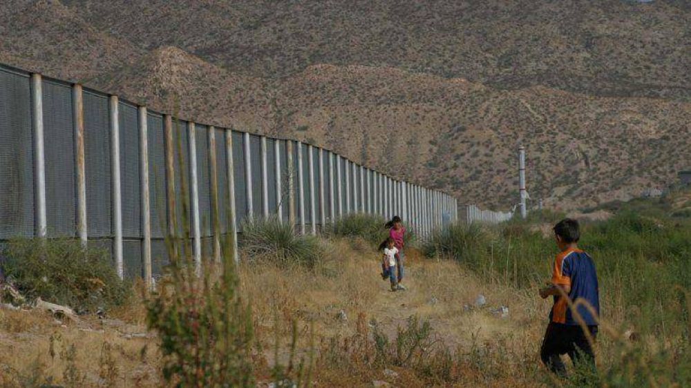 Barack Obama orden� reforzar las fronteras de EEUU para evitar el tr�fico de ni�os