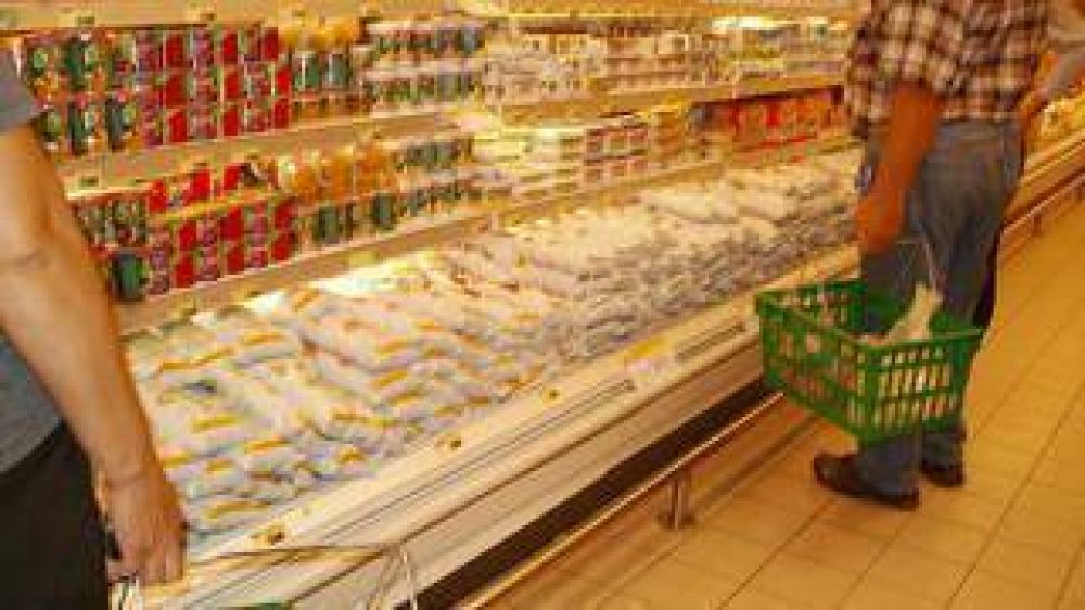 Por d�a, una familia necesita m�s de $ 140 para comer