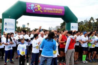 Unas 1.500 personas corrieron por una ni�ez sin trabajo infantil