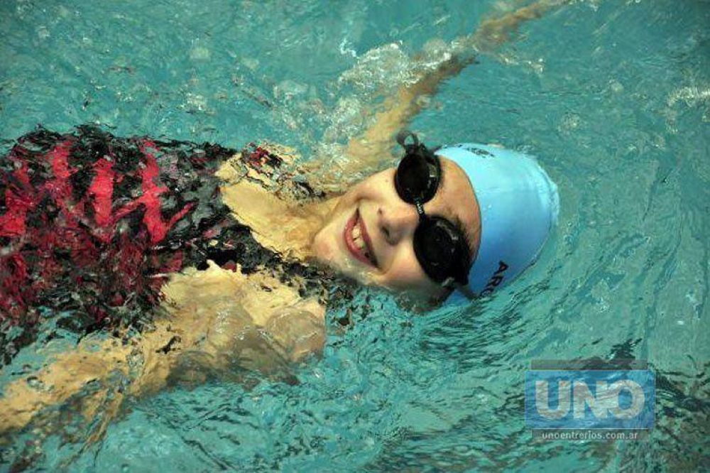 Buscan impulsar proyecto para incluir la nataci�n en escuelas