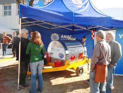 ANAC don� un equipo de carga de combustible al Aeroclub Chivilcoy 