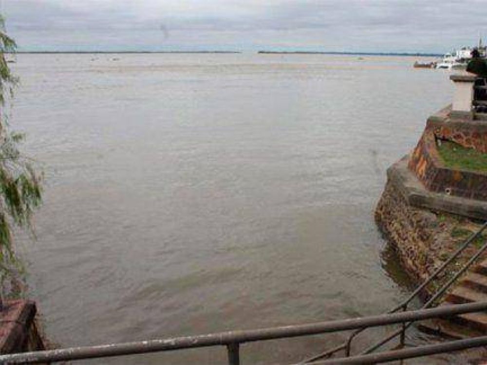 Por fuertes lluvias en Brasil, pronostican otra crecida del r�o Paran� 