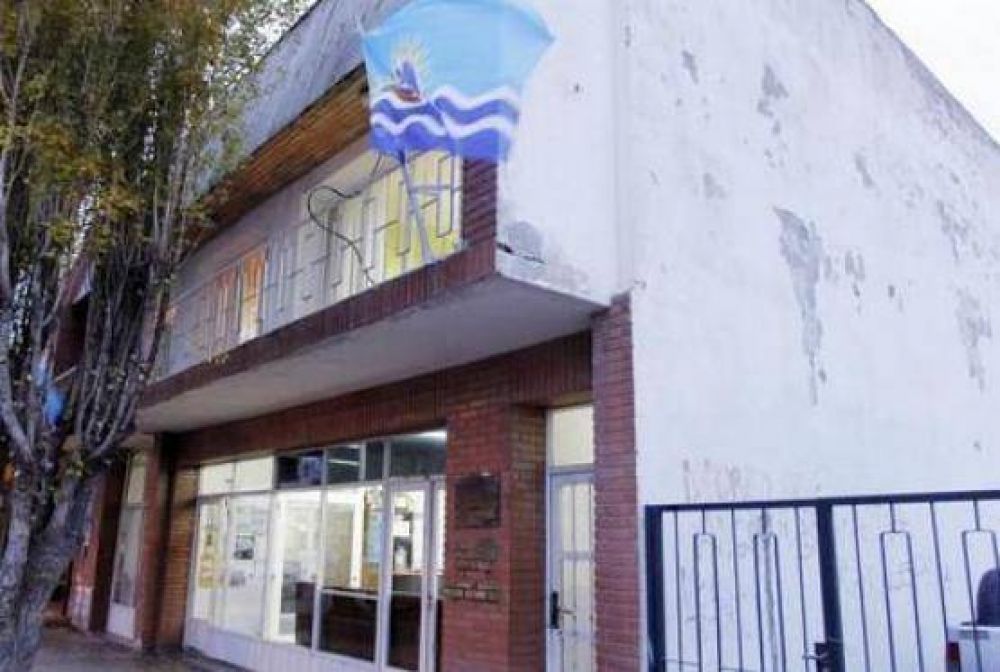 Educaci�n distribuye insumos a escuelas