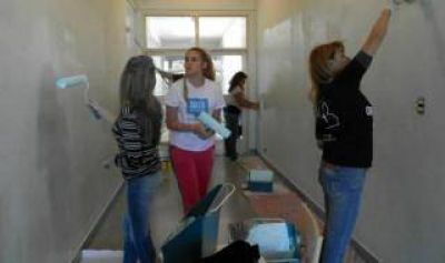 Solidaridad: Premian a alumnos por construir viviendas para carenciados en Merlo