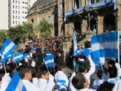 Este lunes m�s de 3.500 estudiantes jurar�n lealtad a la Bandera en Tucum�n