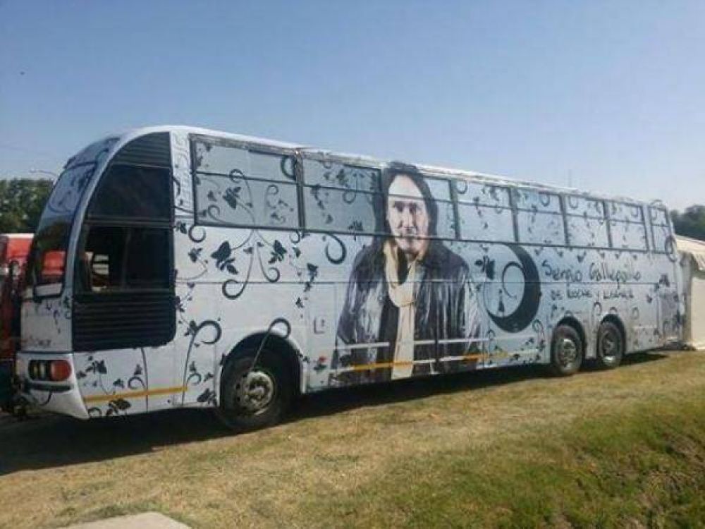 En la previa de un show en Tucum�n, robaron el colectivo de Sergio Galleguillo