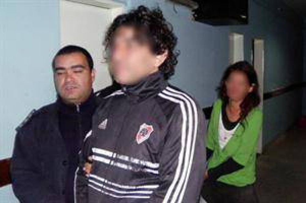 Abandonaron a su beba en una camioneta y adujeron estar ebrios cuando los detuvieron
