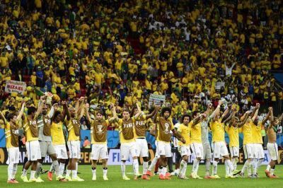 Brasil, en octavos: gole� a Camer�n, qued� primero en su grupo y se medir� con el Chile de Sampaoli
