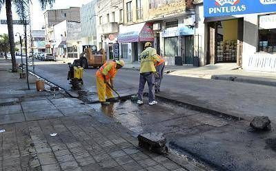 La Municipalidad realiza trabajos de recuperaci�n del pavimento en calle Yrigoyen