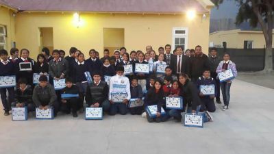 Anses entreg� netbooks en Sij�n a los j�venes damnificados por el alud