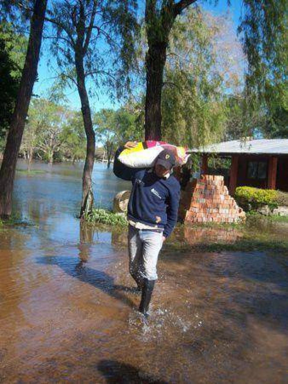El r�o sigue bajando y los evacuados podr�an volver a sus casas en una semana