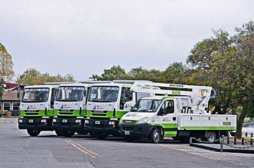 M�s veh�culos en la flota municipal: tres volcadores y una hidro-gr�a