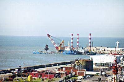 A buen ritmo contin�an los trabajos de dragado en el acceso al puerto