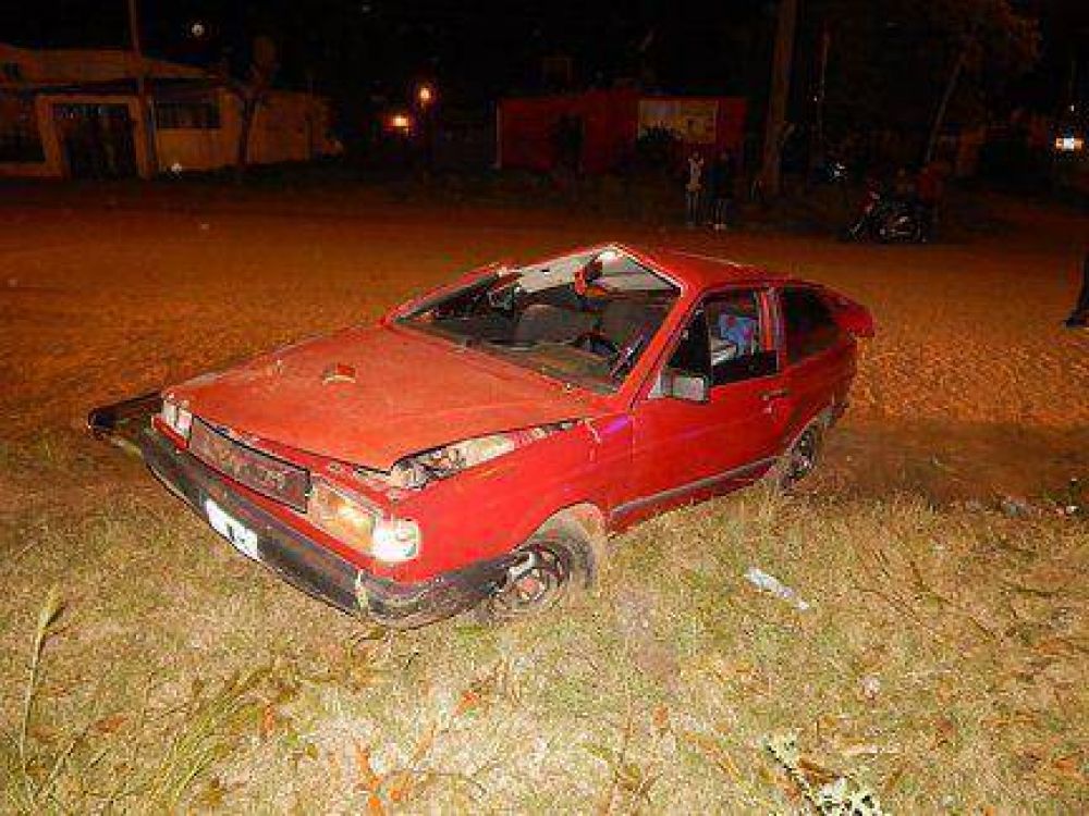 Choc� una moto y escap�, pero termin� volcando a las pocas cuadras