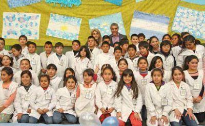 Cientos de alumnos de Avellaneda juraron lealtad a la Bandera