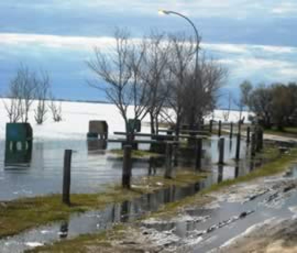 El nivel crece 1 cent�metro cada tres d�as