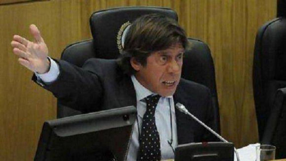 Bussi pidi� por carta a Alperovich que haga destituir al intendente Amaya