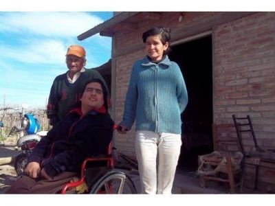 Una humilde familia en Alvear encontr� $10.000 y los devolvi�