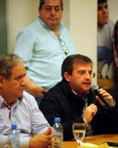 Ex empleados de la Caja ser�an reubicados en bancos locales