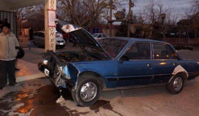 Su hija se amput� el dedo y camino al hospital, chocaron contra un auto