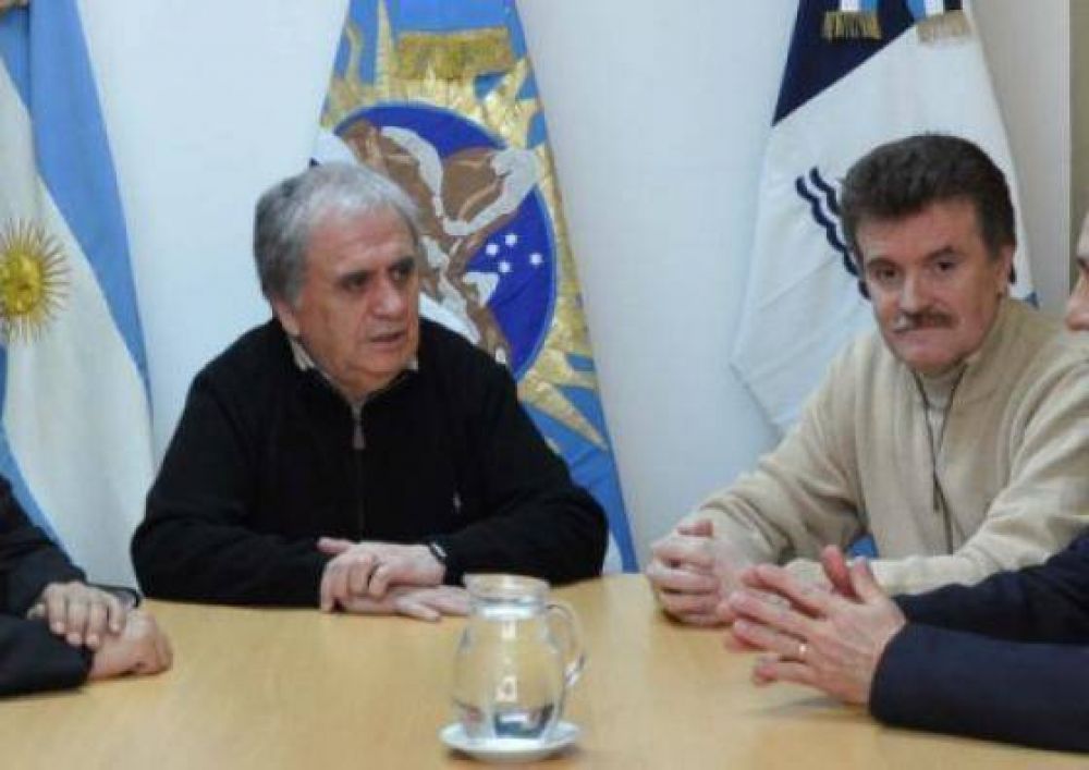 Cant�n y Men�ndez viajaron a Buenos Aires para gestionar nuevas obras