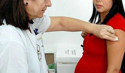 Poca adhesi�n de embarazadas y menores a la vacuna de la Gripe A