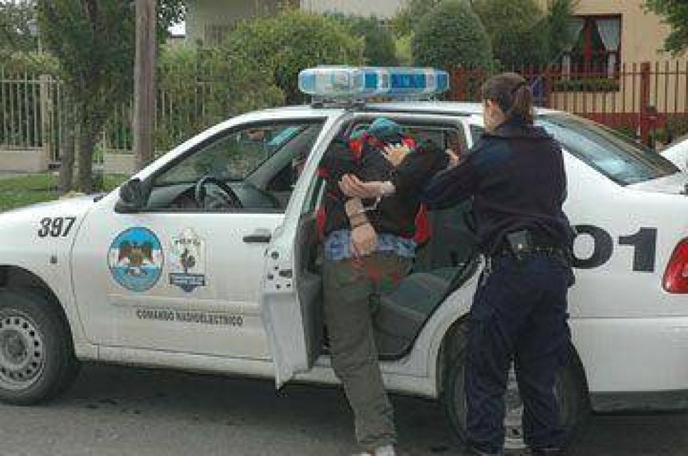 Adolescentes demorados tras protagonizar intentos de robo