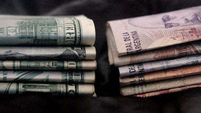 El d�lar libre vuelve a aproximarse a la zona de 12 pesos por d�lar