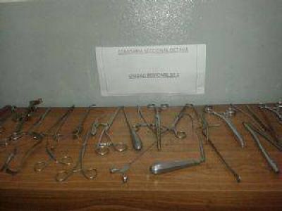 Encontraron elementos quir�rgicos abandonados en la calle