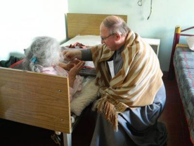 El Obispo inici� su visita pastoral a la parroquia Coraz�n de Mar�a en v�speras de la celebraci�n de San Juan Bautista