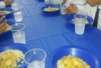 Pagan otra cuota de comedores escolares, pero no se informa cu�l