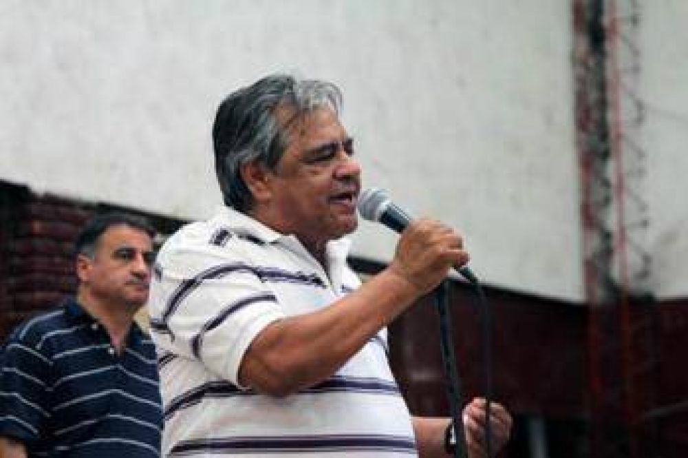 Ra�l Zurita: �Arag�n le es funcional al intendente�