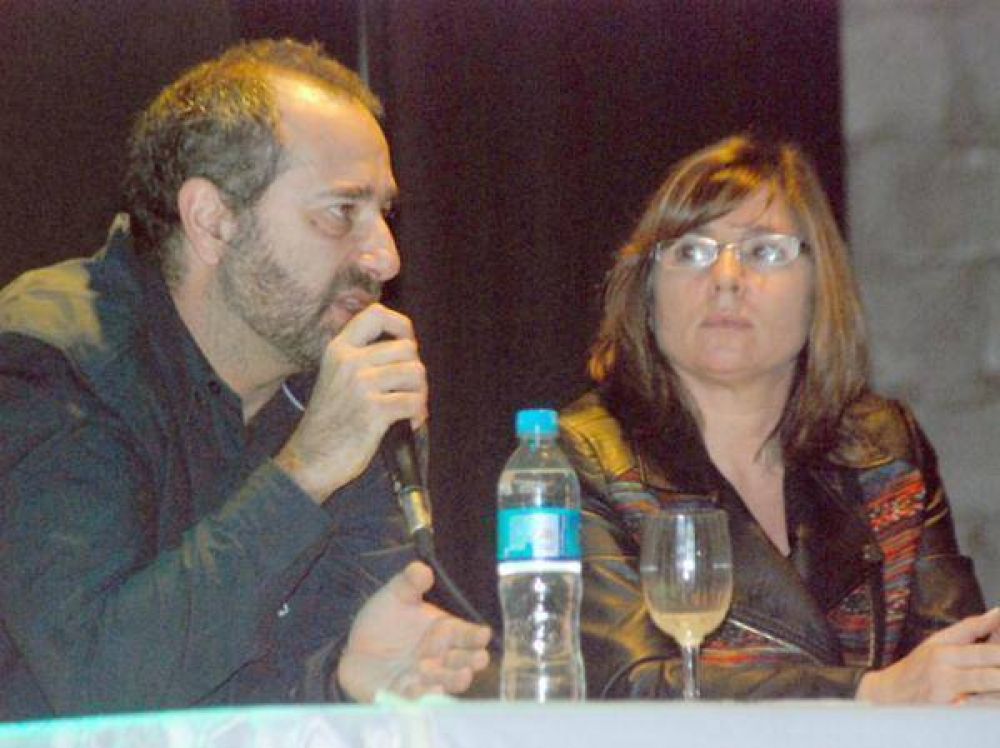 Charla de bullying para docentes locales