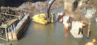 Avanza construcci�n de bases de hormig�n en el puente de Acaragu�