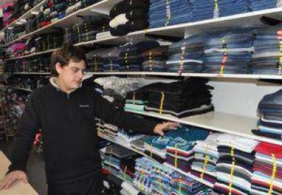  A metros de una comisar�a asaltaron una tienda