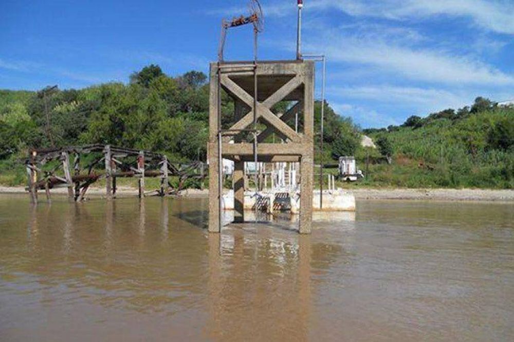Santa Elena: por la crecida hay problemas con el suministro de agua