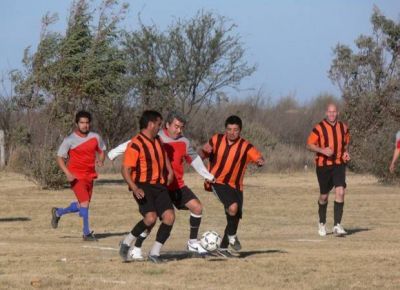 Los Senior disfrutaron del f�tbol en Villa Mercedes